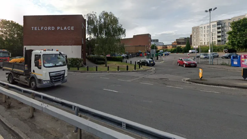 Man Attacked With Hammer During Fight In Luton's Telford Way