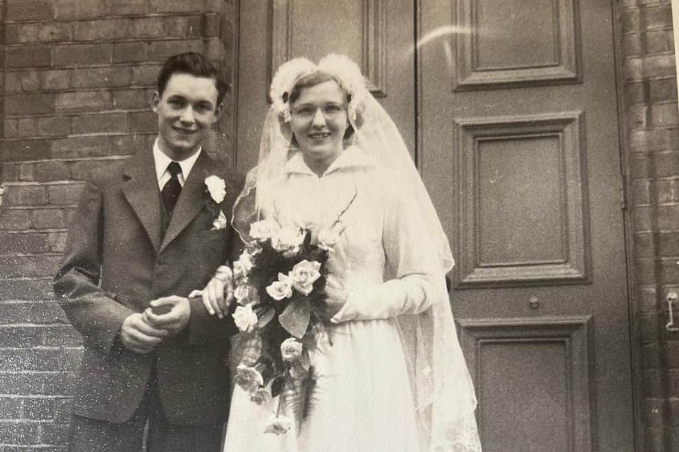 Always Go To Bed With A Kiss Say Houghton Couple Celebrating Their 70th Anniversary