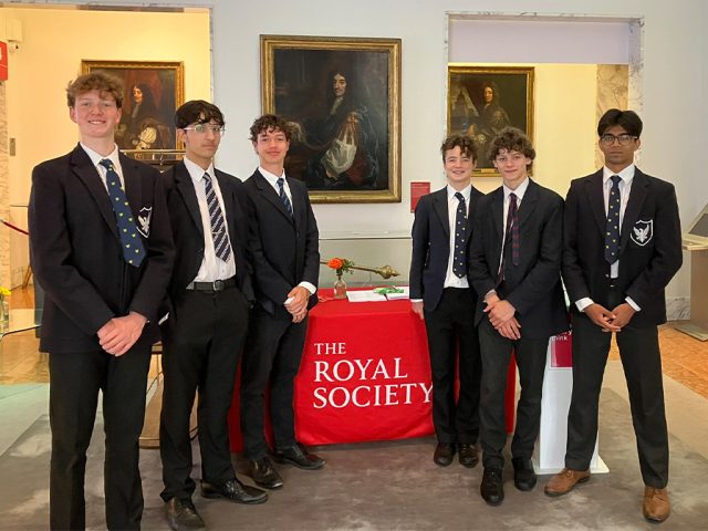 Bedford School Boys Head To The Royal Society In London To Exhibit Pioneering Research On Snowdrop Dna